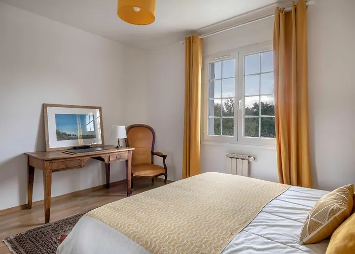 Belle Maison Chaleureuse Pour 14 Personnes Mesquer